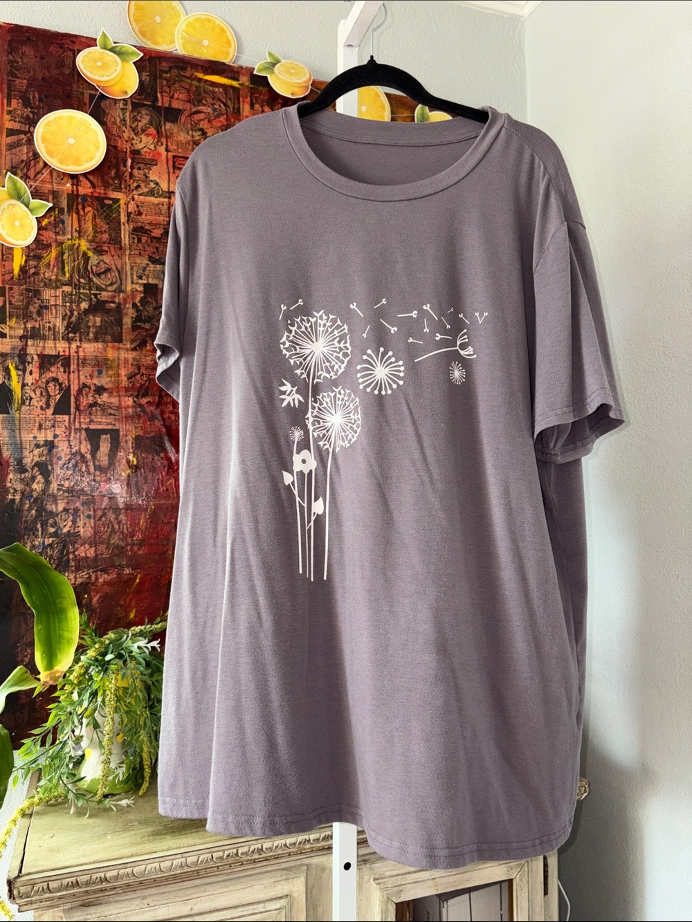Grey Tee with White Dandelion Print 2X FLAW